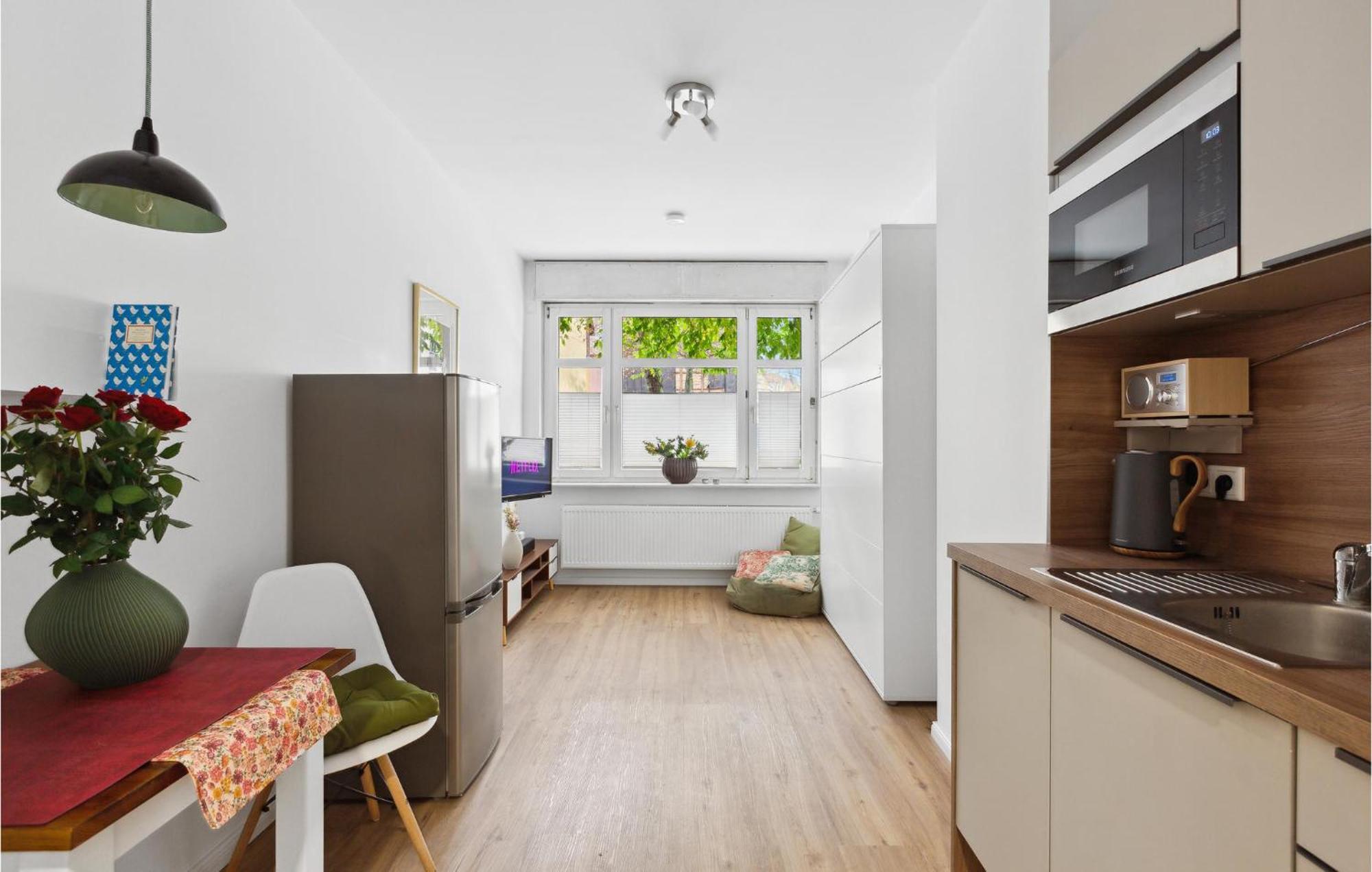 Pet Friendly Apartment In Naumburg With Kitchen Bagian luar foto