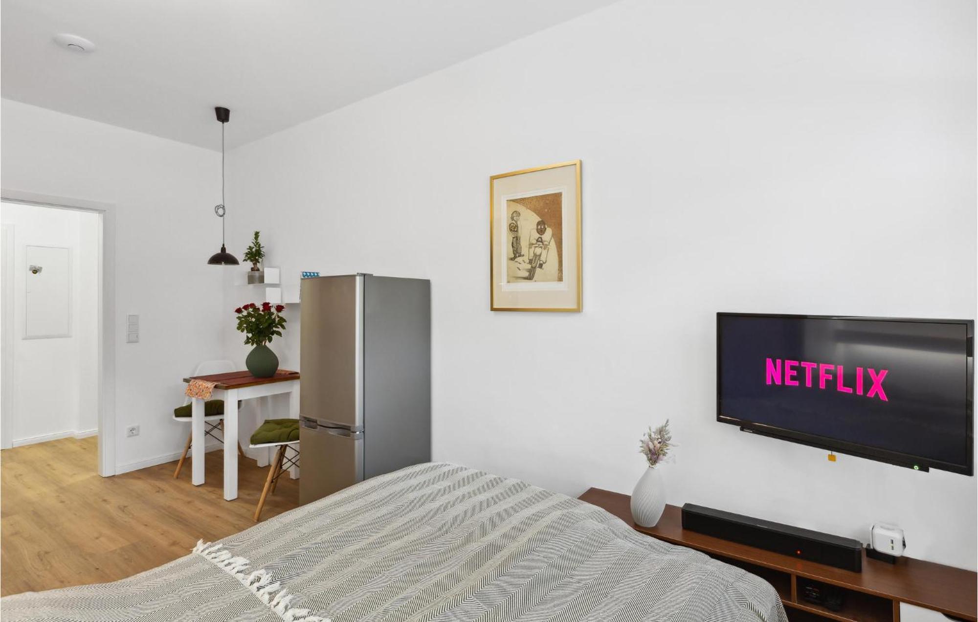 Pet Friendly Apartment In Naumburg With Kitchen Bagian luar foto