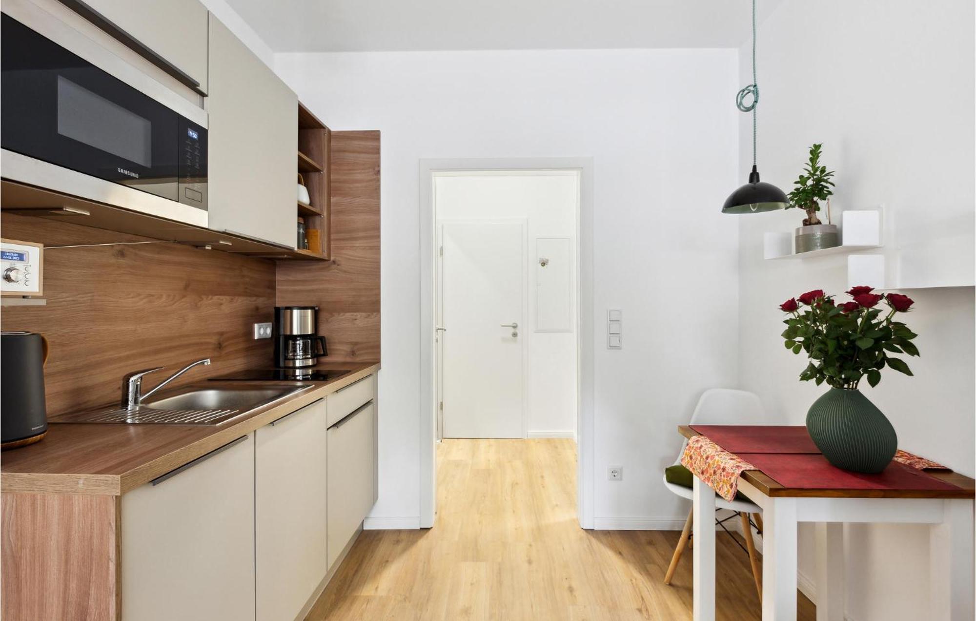 Pet Friendly Apartment In Naumburg With Kitchen Bagian luar foto